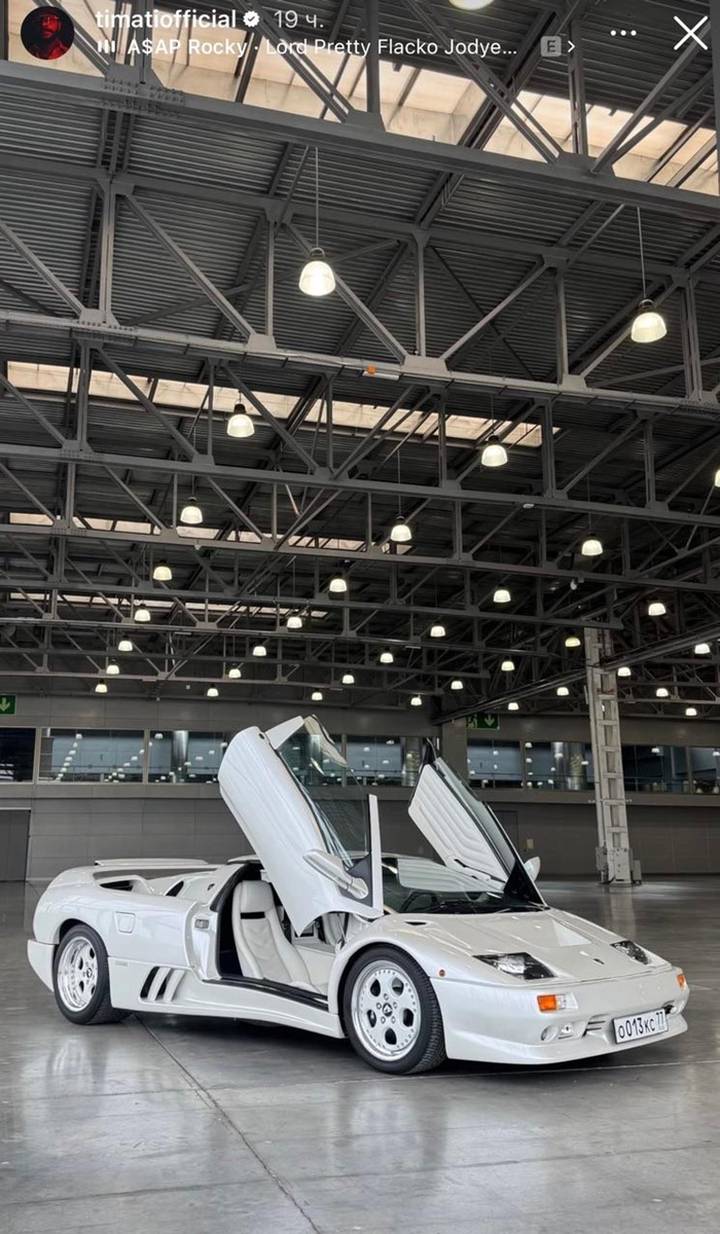 Тимати похвастался редким белым Lamborghini Diablo за 36 миллионов рублей
