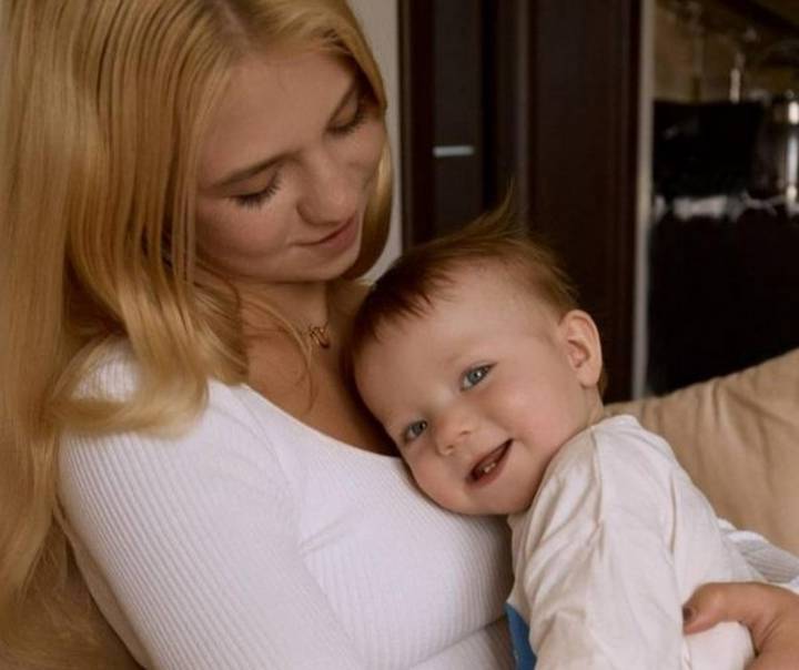 Фигуристка Александра Трусова показала 10-месячного сына