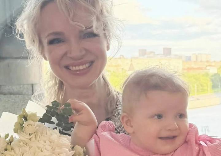 Виталина Цымбалюк-Романовская опубликовала фото с годовалой дочерью