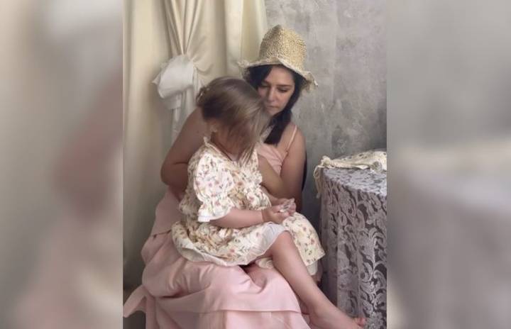 «Два года вместе»: актриса Глафира Тарханова показала подросшую дочь