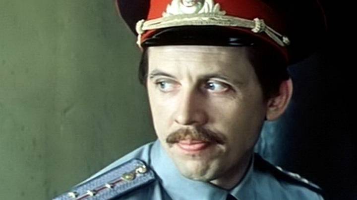 Актер Валерий Золотухин в роли участкового Василия Сережкина в фильме «Хозяин тайги»