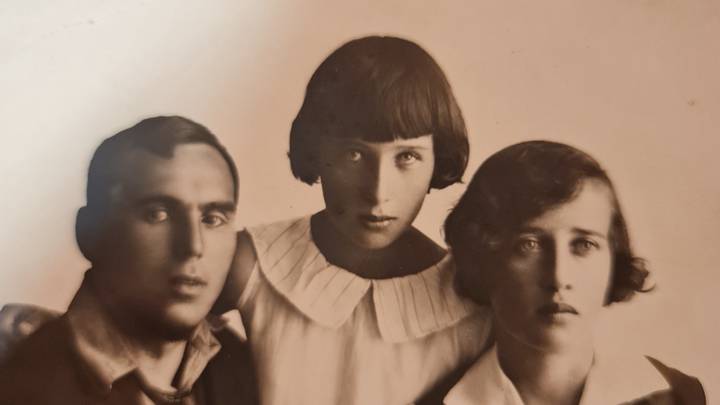 Ирина Кошелева с родителями. Съемка 1937-1938 гг.