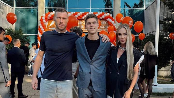 Кто из детей звезд окончил школу или вуз в 2026 году