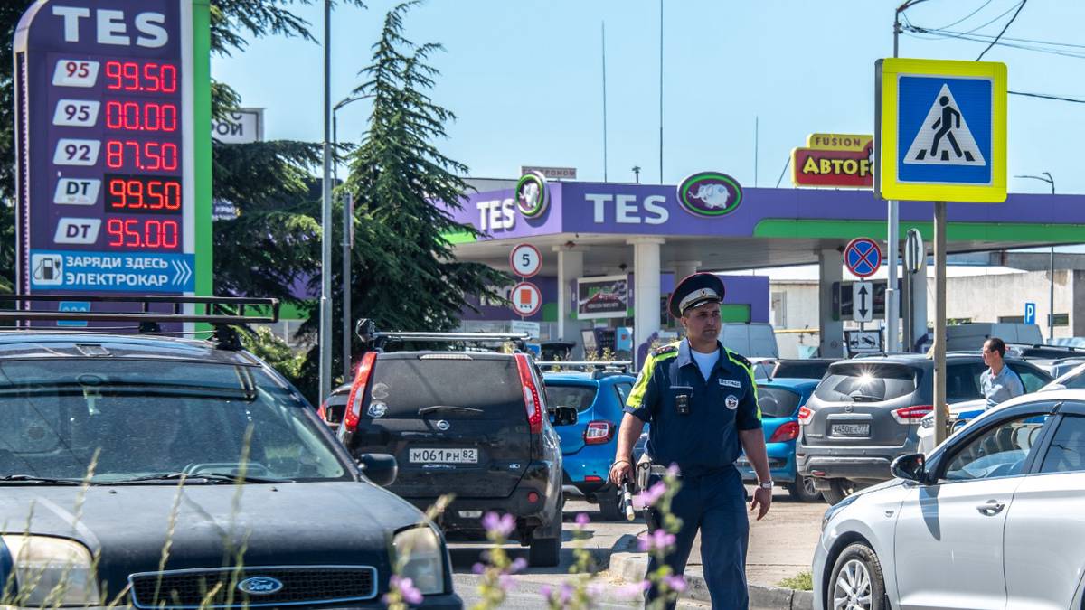 Mutual aid and resilience: How Sevastopol survives Ukrainian armed forces attacks and fuel shortages