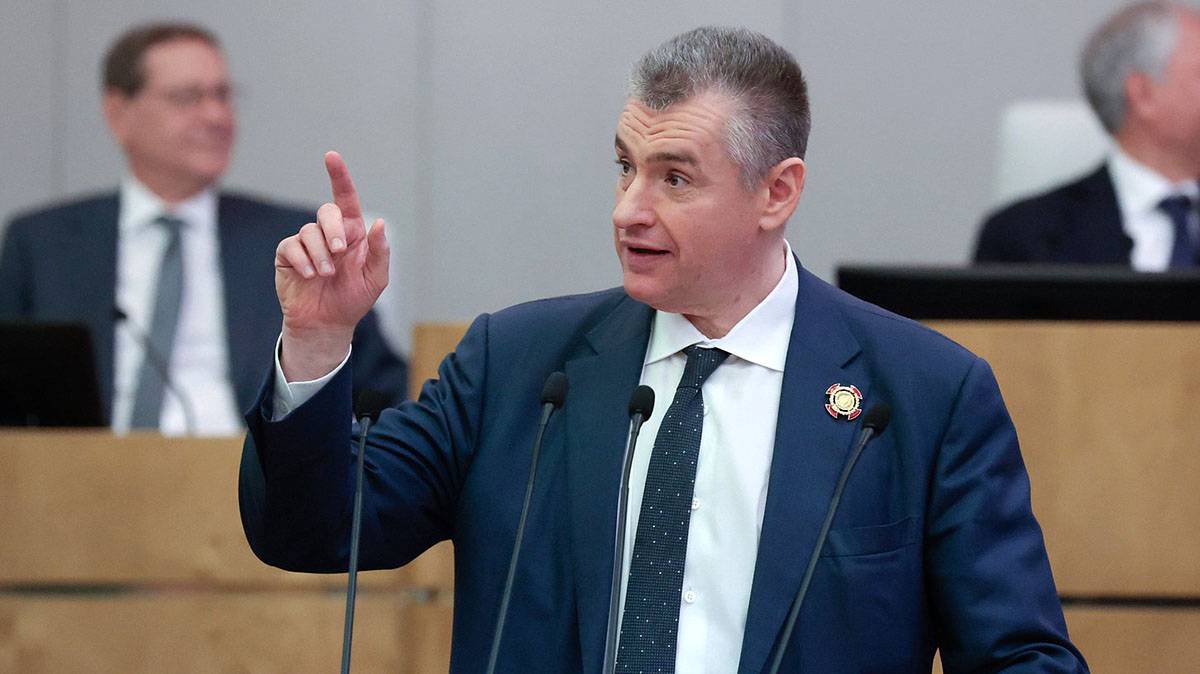 Слуцкий предложил платить учителям 150 процентов средней зарплаты по региону