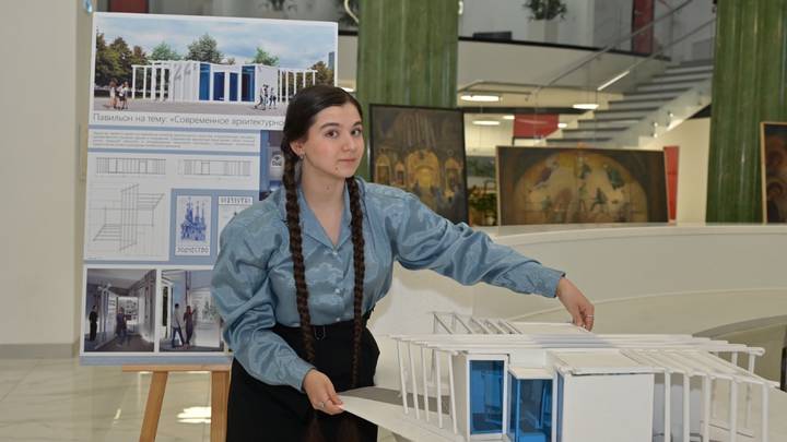 Выпускница Московской центральной художественной школы при Российской академии художеств Варвара Мороз