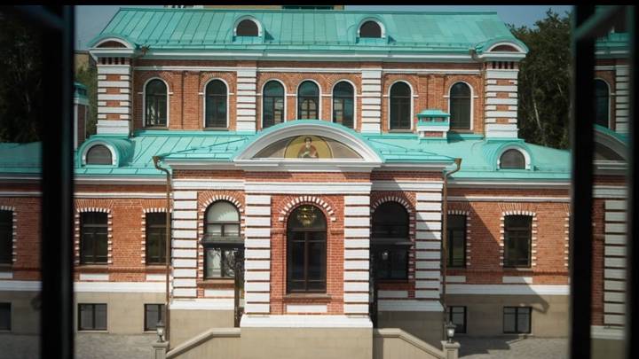 Гуляем и любуемся обновленной архитектурой: маршрут по главным усадьбам Москвы
