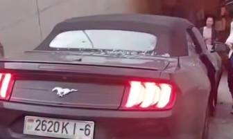 Ford Mustang вылетел в подземный переход станции метро «Домодедовская»: как наказали водителя