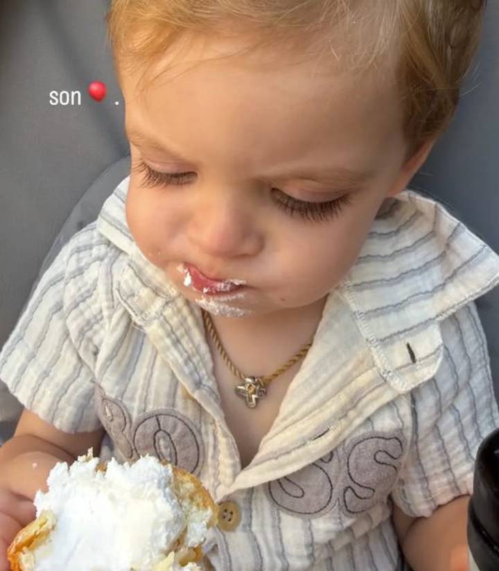 Внучка Никиты Михалкова Наталья показала фото с мужем и маленьким сыном