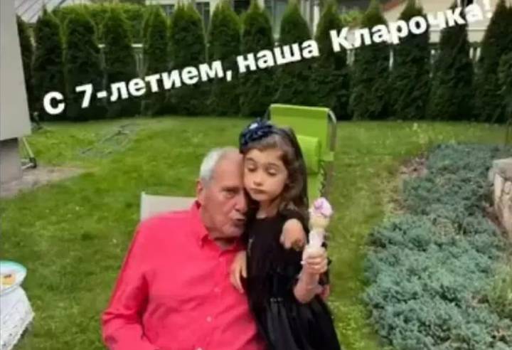 Актер Эммануил Виторган показал фото младшей дочери в честь ее дня рождения