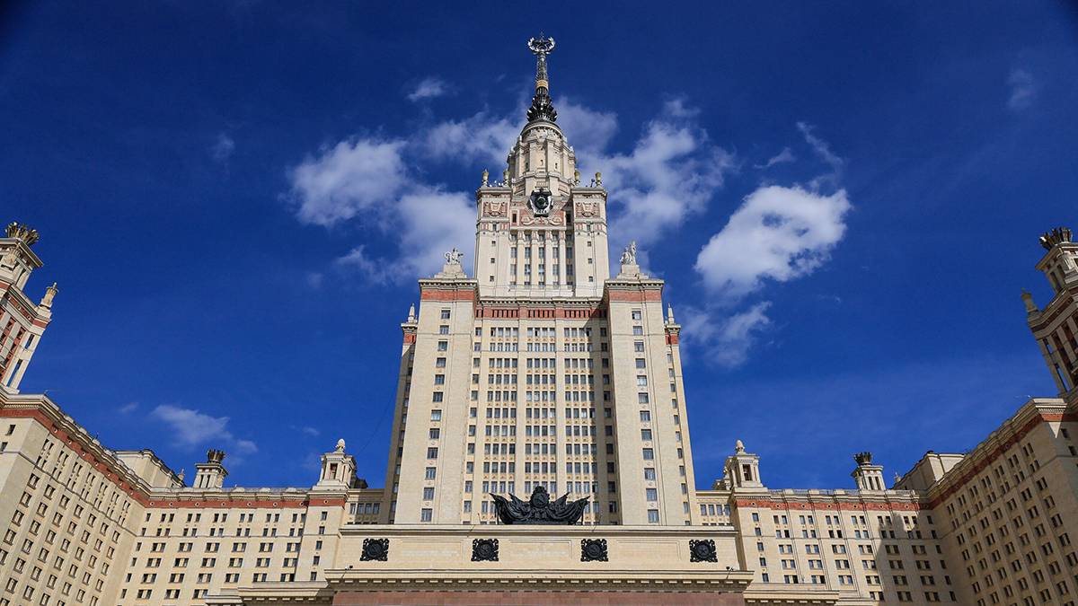 Mash: МГУ вводит карантин на юрфаке из-за кори до 3 ноября