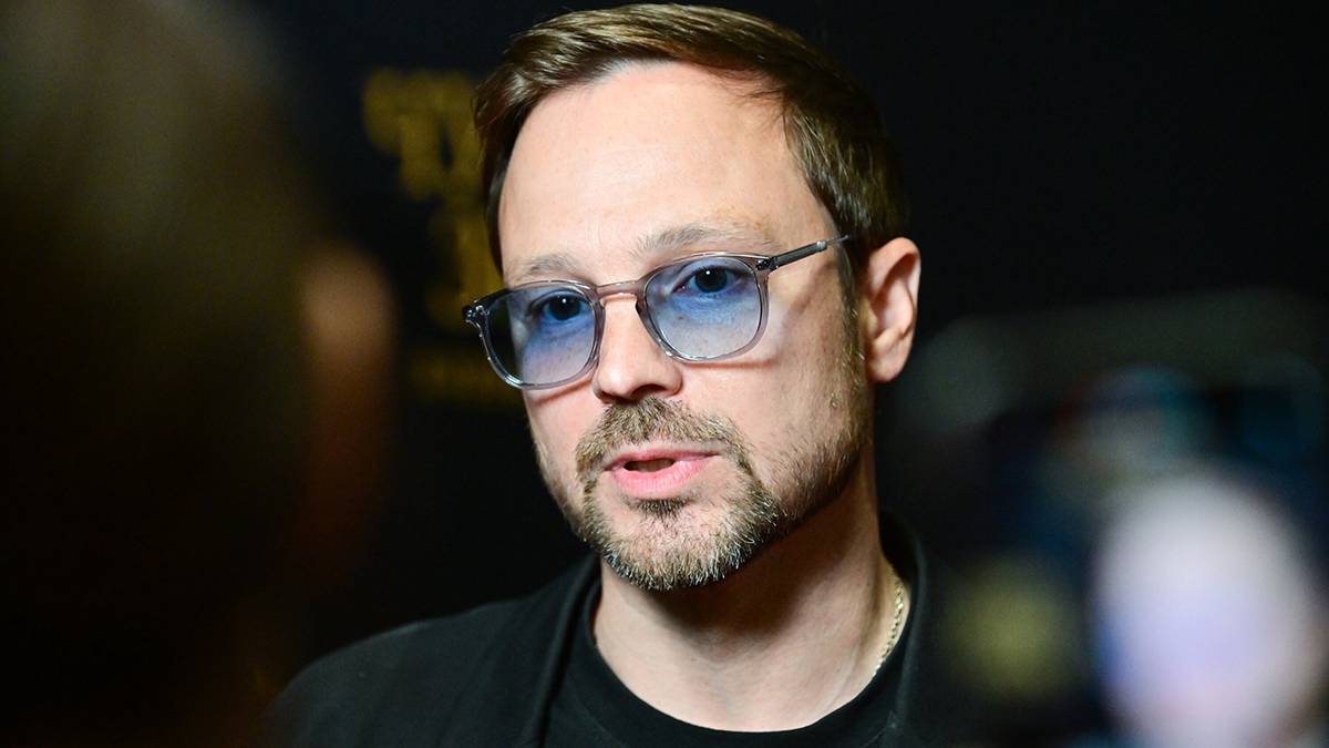 Актер Алексей Чадов показал редкое фото с двухлетней дочерью Айей