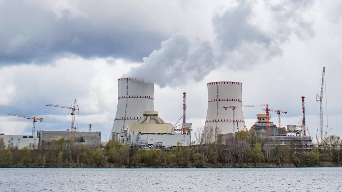Дрон ВСУ взорвался на градирне первого энергоблока Курской АЭС-2
