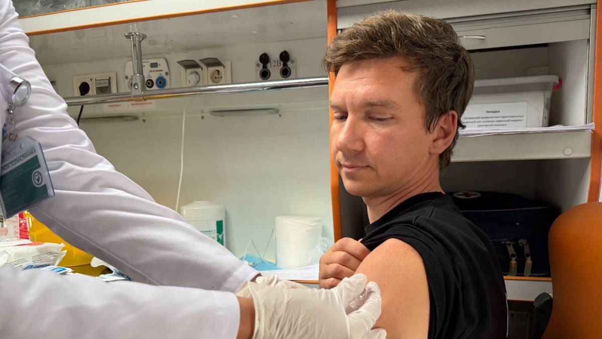 Сделаю прививку по пути с работы: пункты вакцинации от гриппа открылись возле метро, МЦК и МЦД