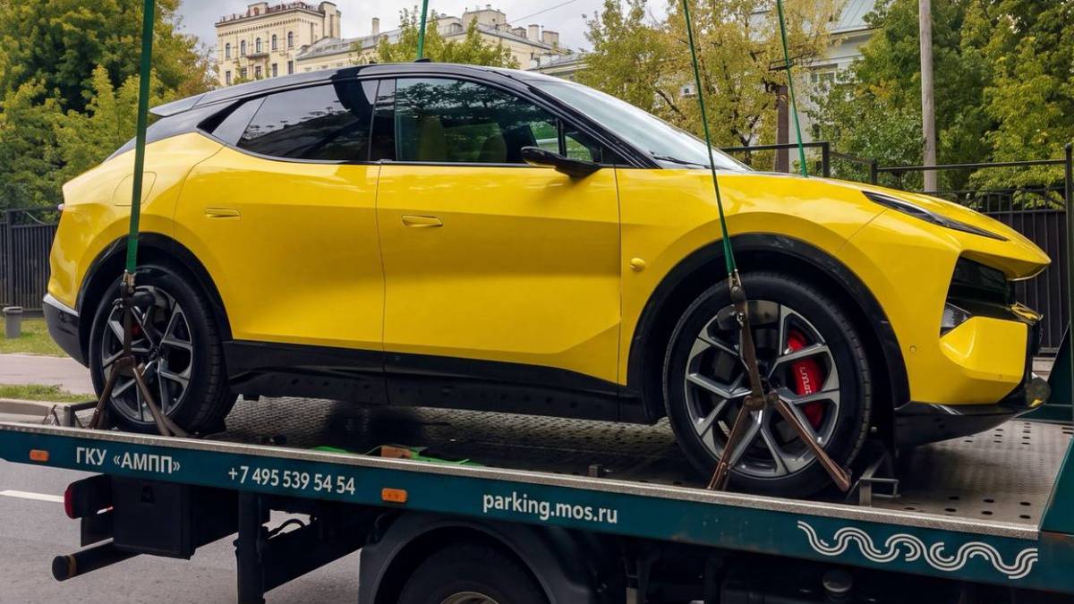 BMW, Audi и Lexus: МАДИ назвала авто, которые чаще эвакуируют за неправильную парковку