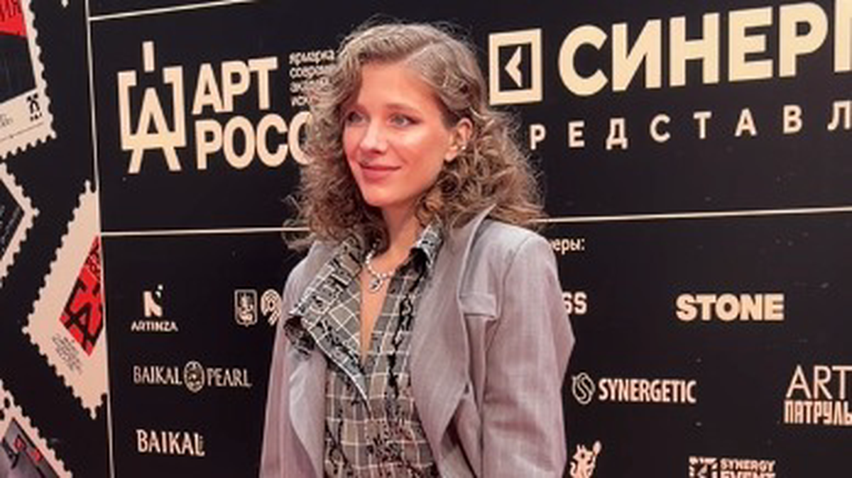 Актриса Арзамасова появилась на публике после слухов о третьей беременности