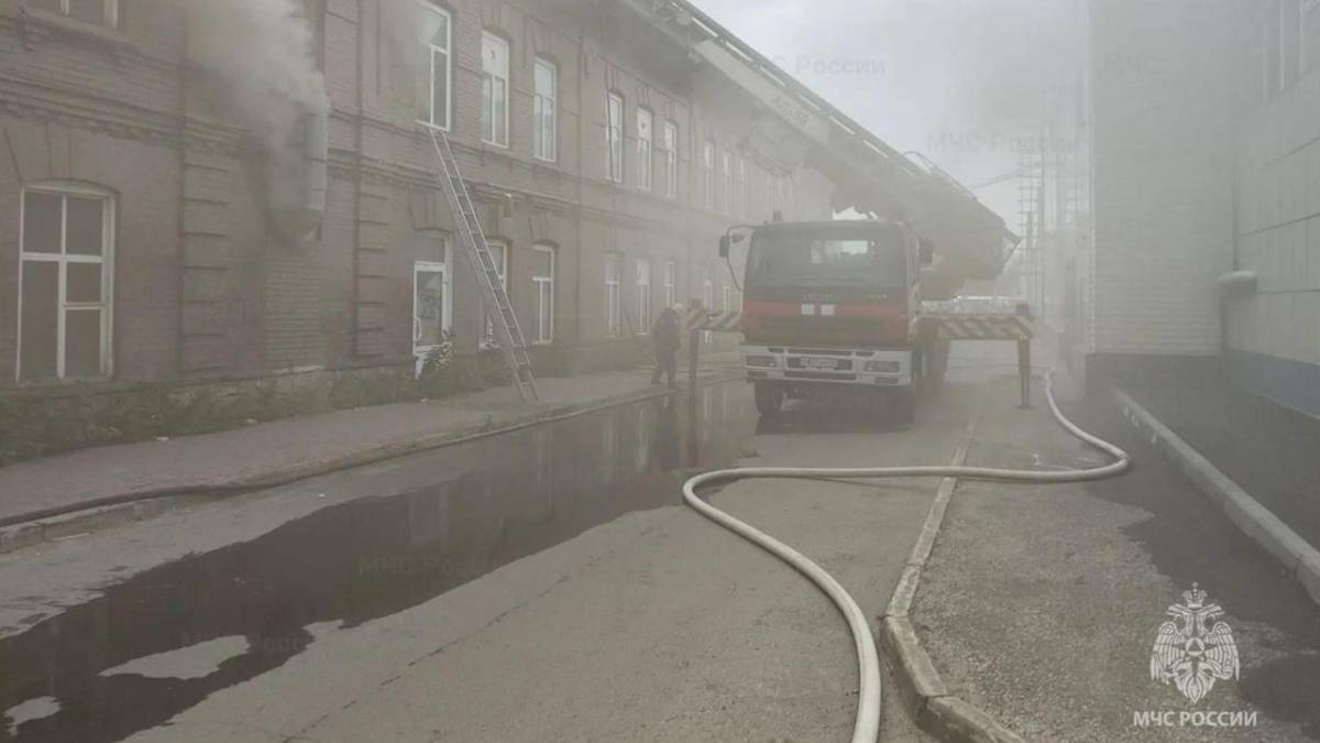 Пожар в торговом центре в Томске локализовали на площади 1,6 тысячи «квадратов»