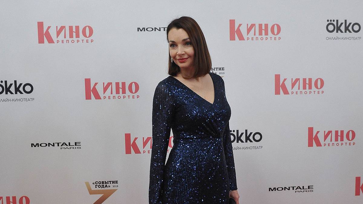 Актриса Наталия Антонова опровергла новости о разводе с Николаем Семеновым