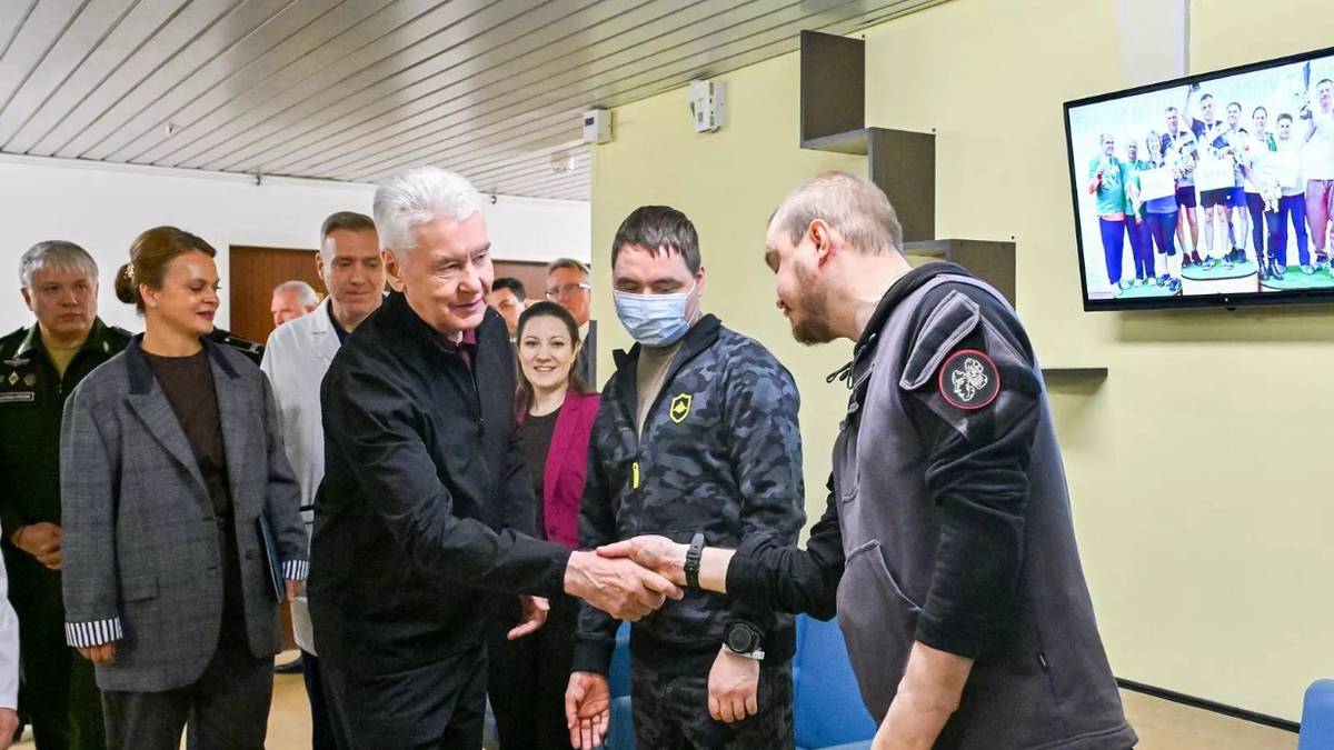Выстроили систему