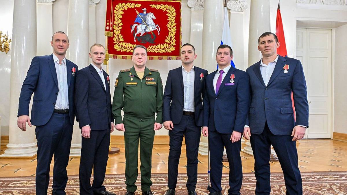 Москвичи получают высокие награды
