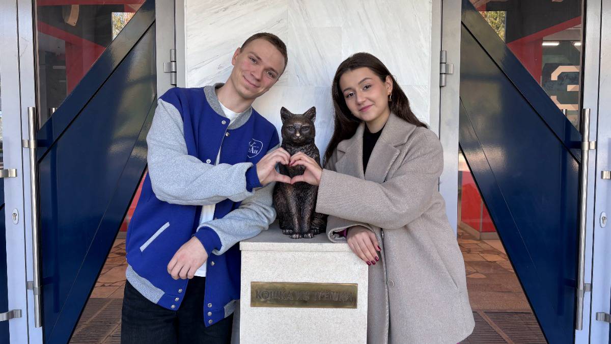 Погладь на удачу: история кошки, которая помогала маевцам сдавать экзамены
