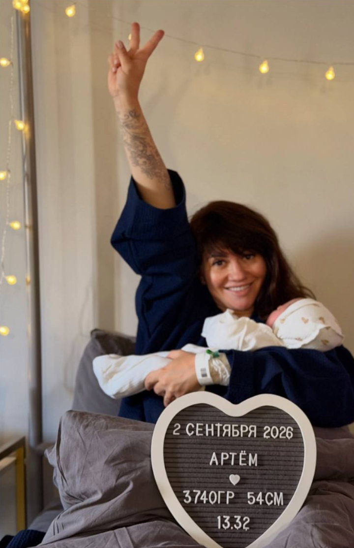 Экс-вокалистка «Ранеток» Анна Руднева родила третьего ребенка