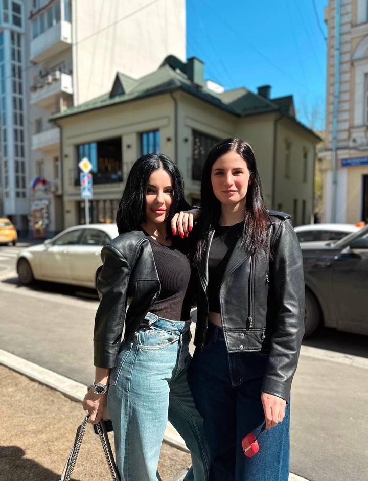 Солистка t.A.T.u Юлия Волкова поделилась редкими фото с 22-летней дочерью