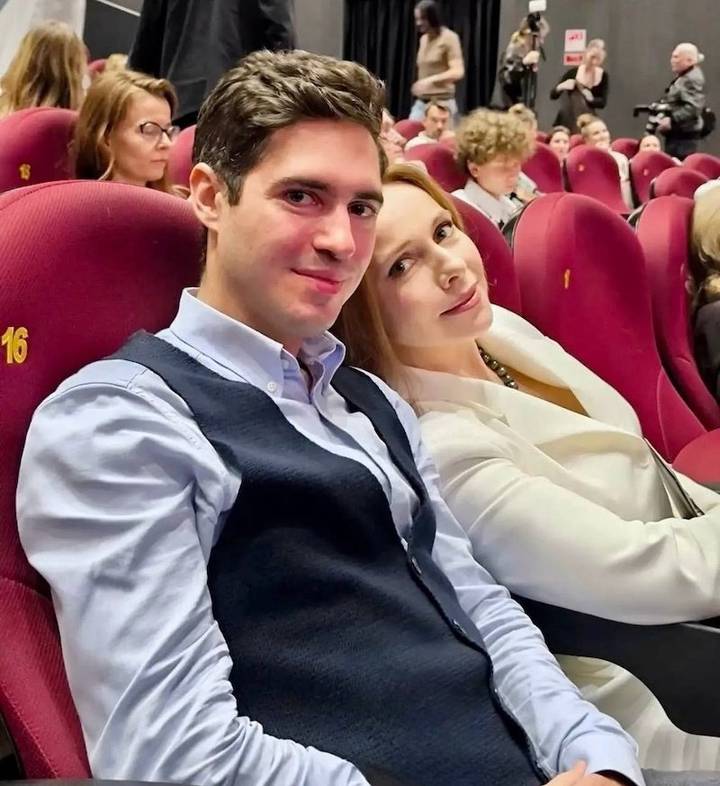 Екатерина Гусева опубликовала редкое совместное фото с 27-летним сыном
