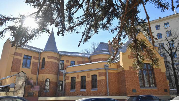 Особняк Шехтеля в Ермолаевском переулке, в котором находится посольство Уругвая