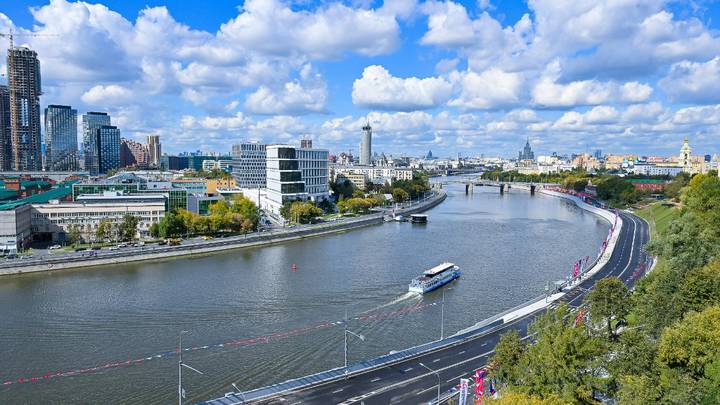 Новые участки Крутицкой и Симоновской набережных на левом берегу Москвы-реки