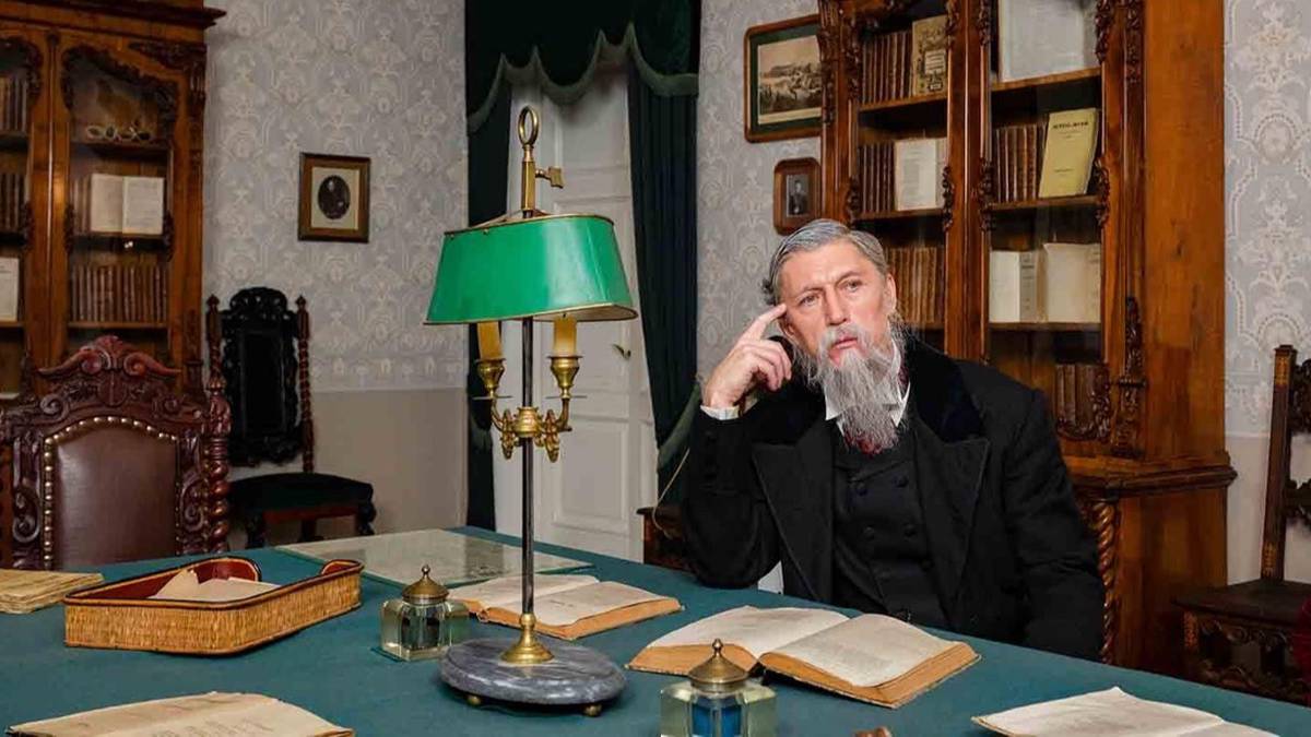 «Мосбилет» предложил посетить шесть ярких театральных премьер октября в столице