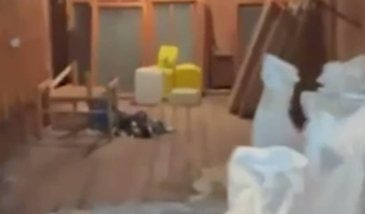 СК показал видео из дома под Наро-Фоминском, где мужчина застрелил полицейского