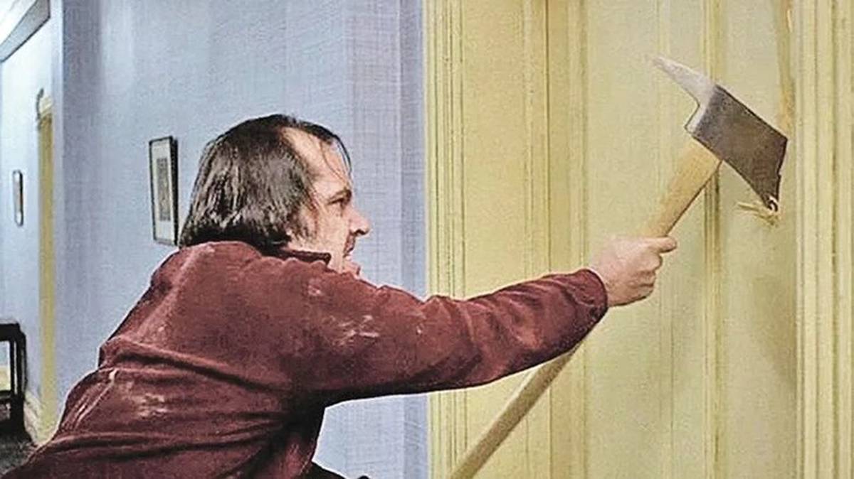 Топор из культовой сцены «Сияния» Кубрика выставят на аукцион