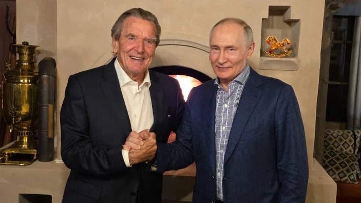 Кремль: Путин отметил свой день рождения вместе с Герхардом Шредером