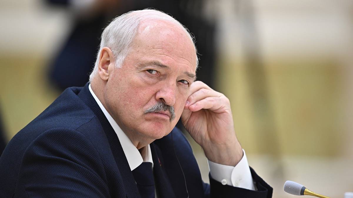 Лукашенко: Латвия инсценировала проникновение вооруженной группы из Белоруссии