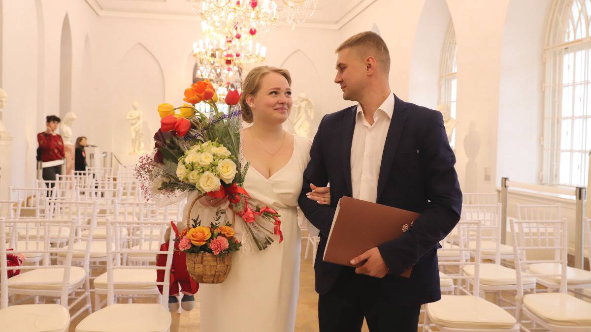 Символичная дата, необычная локация и яркий сценарий: формула идеальной свадьбы по мнению москвичей