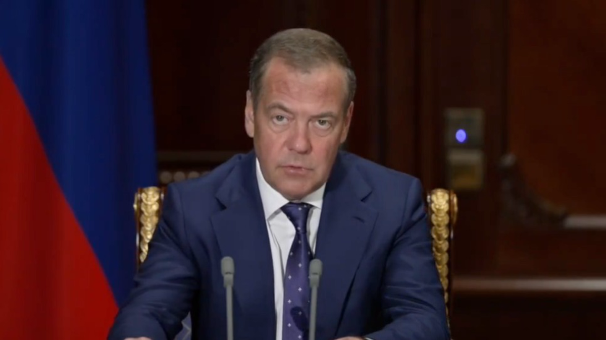 Медведев назвал ключевые приоритеты в проекте бюджета на 2027-2029 годы
