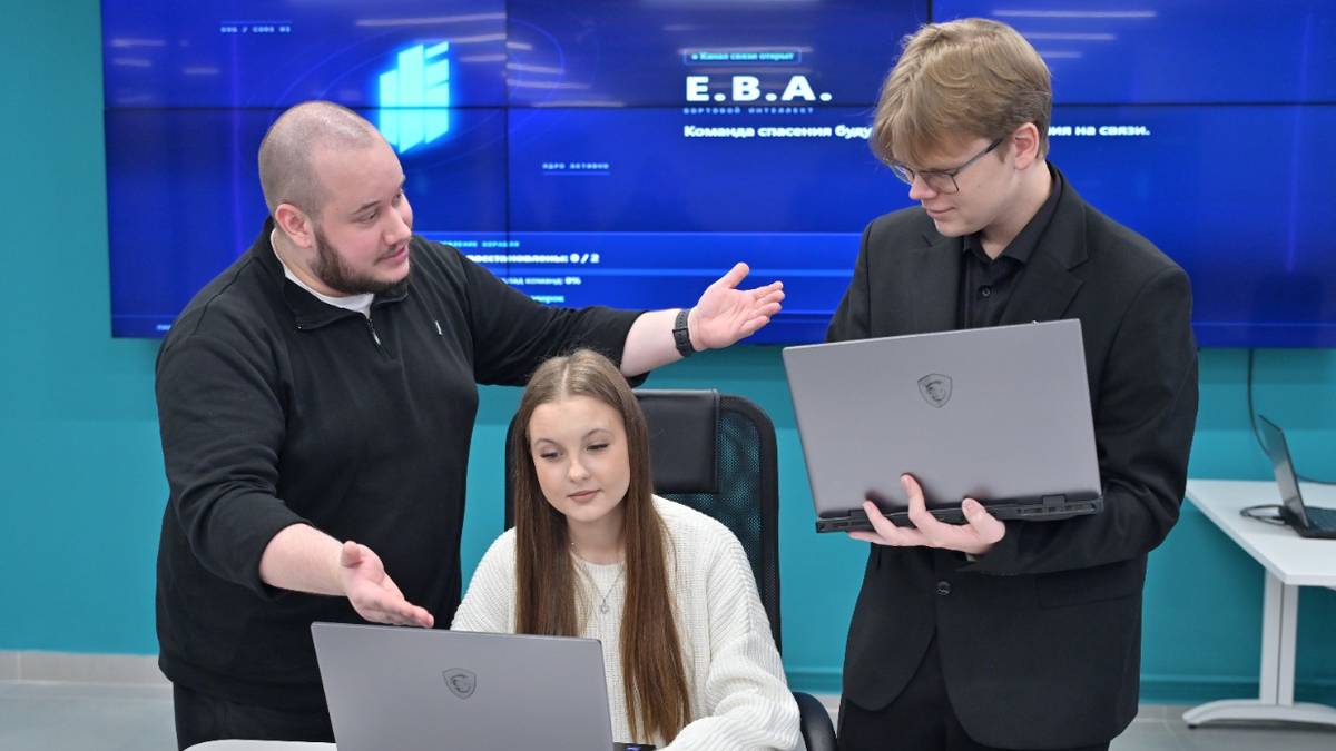 Разобрать двигатель и запустить сердце: как школьники проведут каникулы на фестивале колледжей