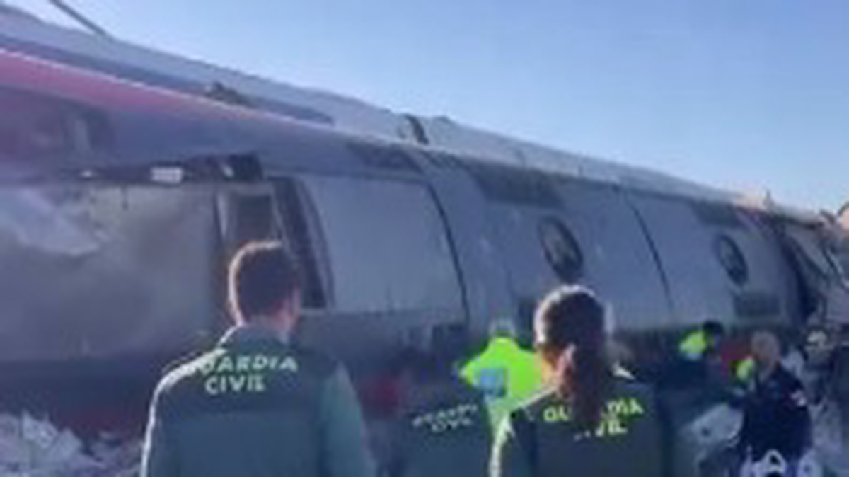 BCN Today: 50 человек погибли при столкновении поездов в Испании