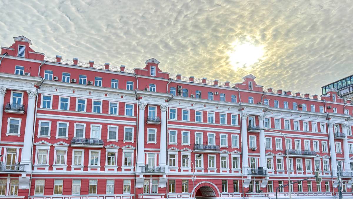 На Пушкинской площади сняли леса с доходного дома князя К. А. Горчакова