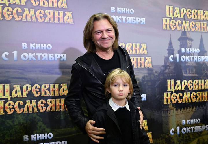 Певец Дмитрий Маликов вышел в свет с восьмилетним сыном Марком