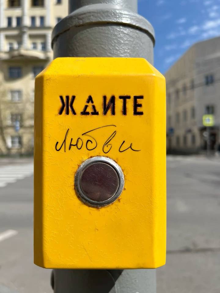 Пять минут — и портрет готов: как студентка-медик стала звездой соцсетей, рисуя пассажиров метро